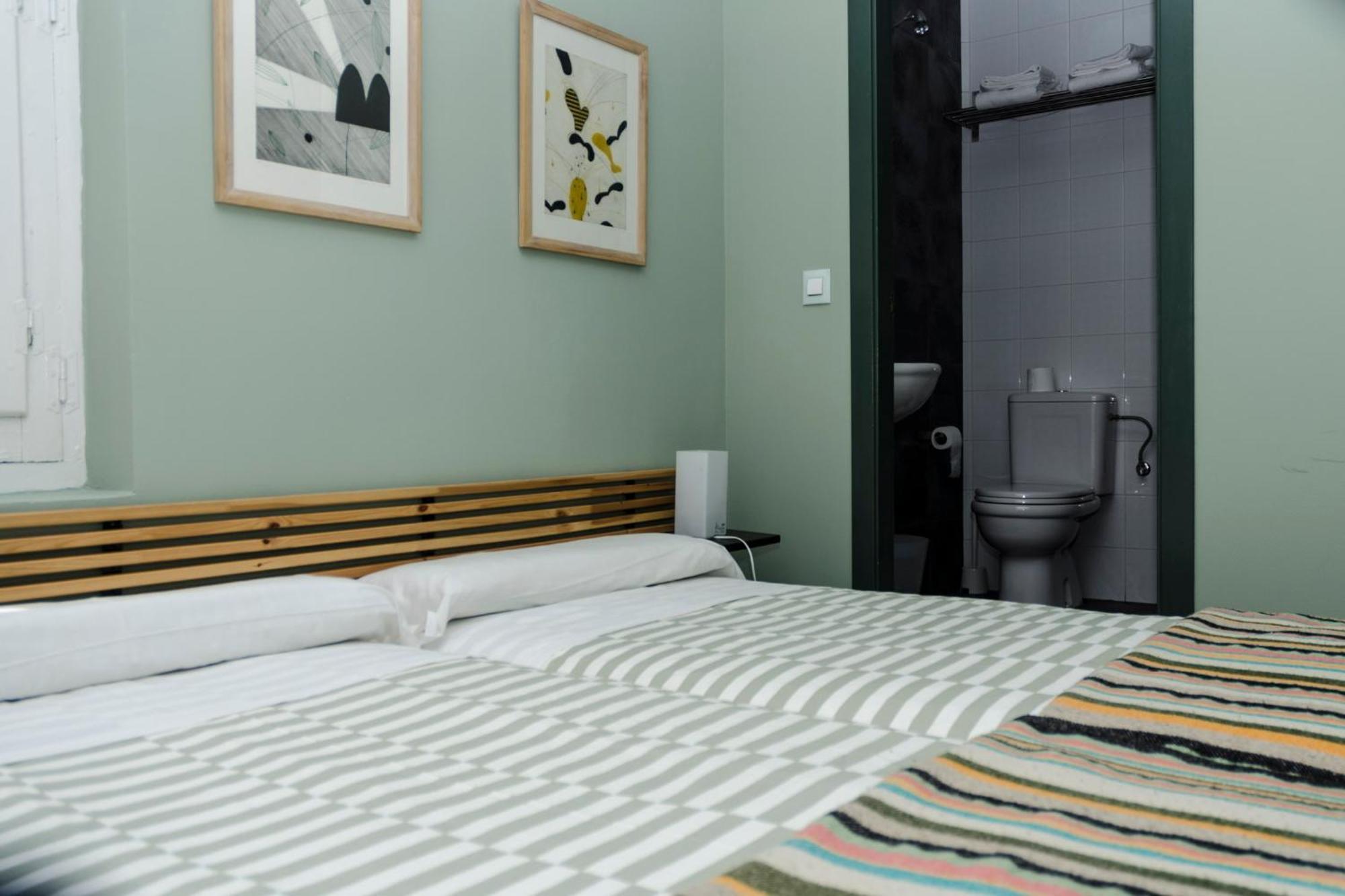 Pension Blanca B&B Леон Экстерьер фото
